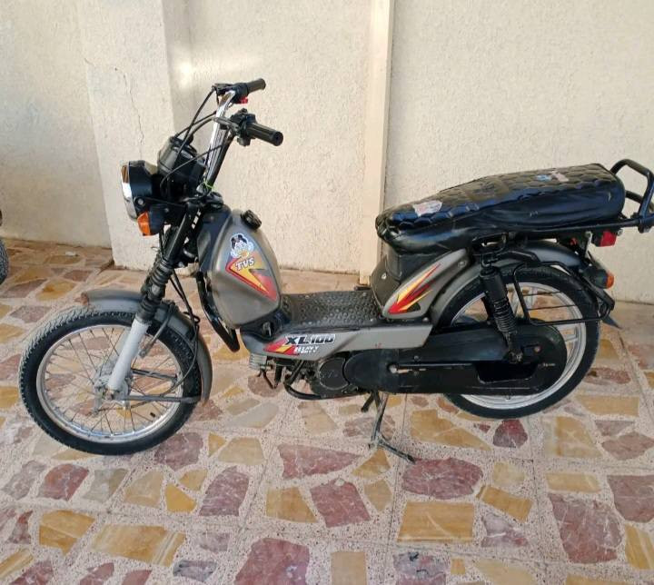 السلام عليكم 
من رخصة الادمن 
دراجات TVS هندي 
دراجات مكفولات كفالة عامة
الزيتونية 450 وبيهة مجال 
 والرصاصية 550وبيه مجال 
مكاني ديالى القصيرين 
للاستفسار الاتصال على الرقم 
***********
