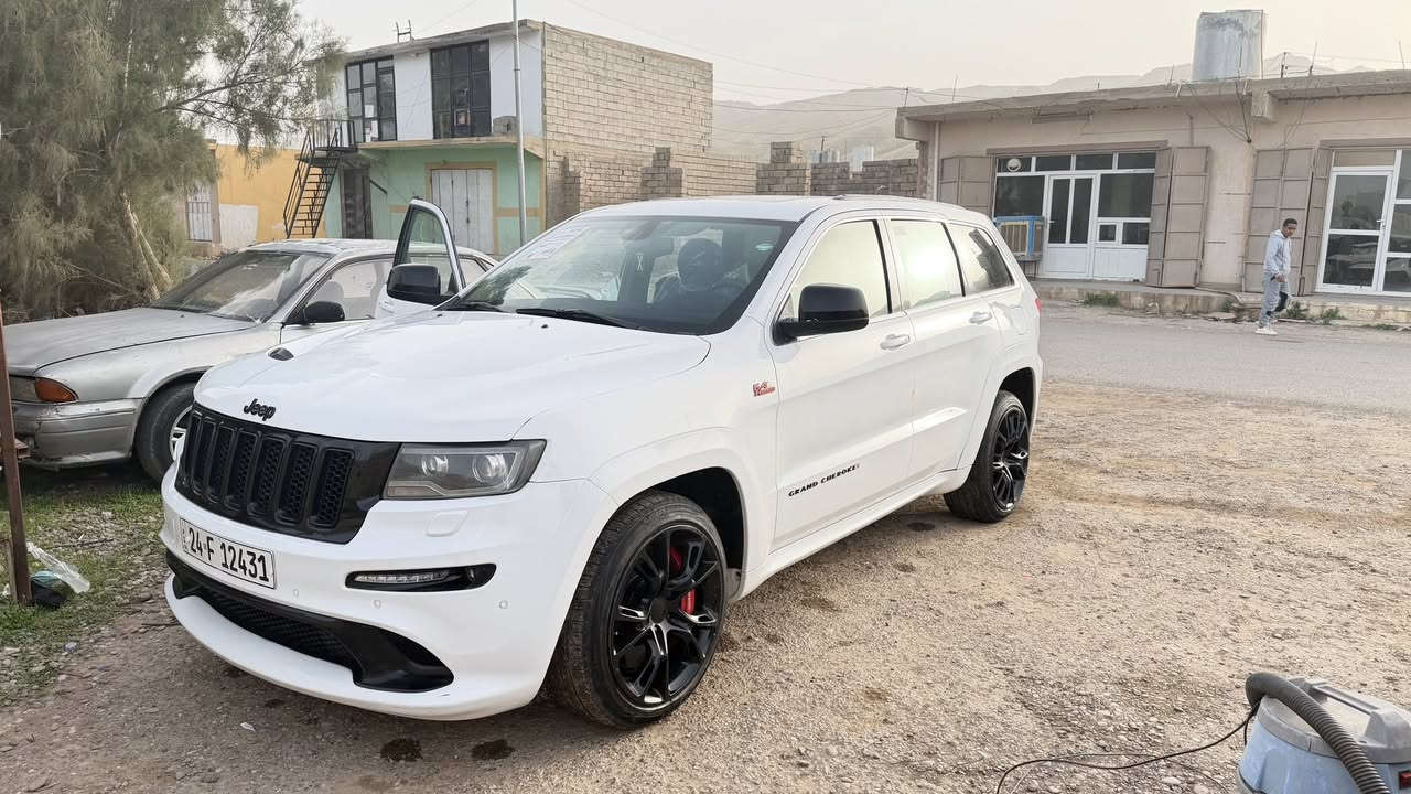 بسم الله مشاء الله
جيب 2013 SRT  فول موصفات  خليجي  كلين خاليه من الضرر  والحادث  والسونار مرفق محرك ٨ هيمي
للبيع و مراوس  
السعر 178
***********
