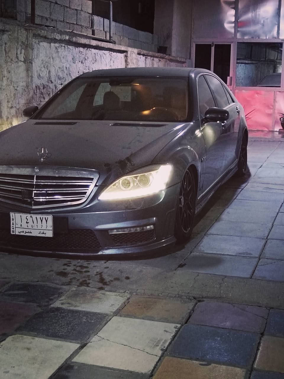 السلام عليكم ( المحروسه للبيع او مراوس حسب القناعه )
مرسيدس s350
 الموديل 2007  محدثه 2013   S63 ويل سبايدر دوست البانزين تحديث اصل
نضام تعليق هوائي جكات
سلايت روف _ كشنات خزن ميموري
جميع الأبواب شفط مع الصندوك
كامره خلفيه + برده كهرباء التحكم بيها من جميع الكشنات
سعة المحرك 3500
السياره لارج
باب طويل
الضرر صبغ شبر باجاملغ الايمن الأمامي
السعر (١٨٥) وبيه مجال 
الرقم للتواصل والاستفسار ( *********** ) موجود بي (خط +  واتساب)
