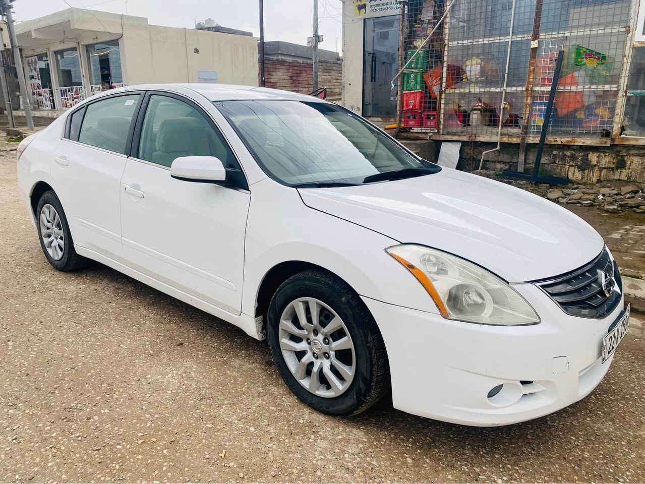 نیسان التیما 2012 
سبغ عامی تکسی لەسەر ساغی
وەلگەران و لیدران بەشەرت 
رقم و سنوی و فحس و هزه نوئ
گیر و مەکینه بەشەرت 

‭0750 486 5732‬ أربيل, العراق
