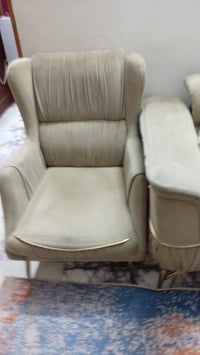 تخم للبيع ١٠ مقاعد بسعر  ٥٠٠ الف  بي مجال الاتصال على هذا الرقم 077123...