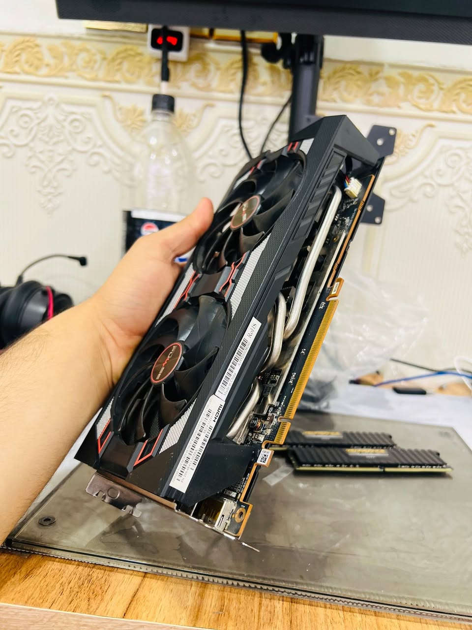 كرت شاشة rx 5700 xt
براند sapphier 
كرت بحالة جيدة و حرارة واداء جيد جدا 
مكاني النجف 
توصيل موجود 
السعر 250 الف
***********
