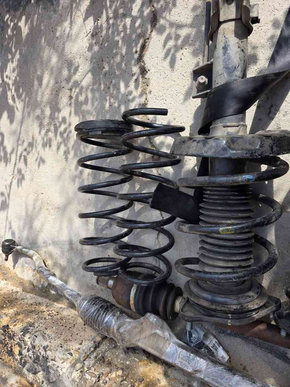 سلام عليكم شباب غراض صدر حاويه شرط زيرو مال النترا مضلع مشط ستيرن دبلات امامي كامل لويات خلفيه بوش خلفي 
طبلات امامي درايم شفت الطويل اذان محرك  شمعات لاستيك رباط غراض شرط نظافه ١٠٠ ب ١٠٠ مكان حي اور بغداد 
اشتريتهن السيارتي ونباعت  للاتصال ***********
