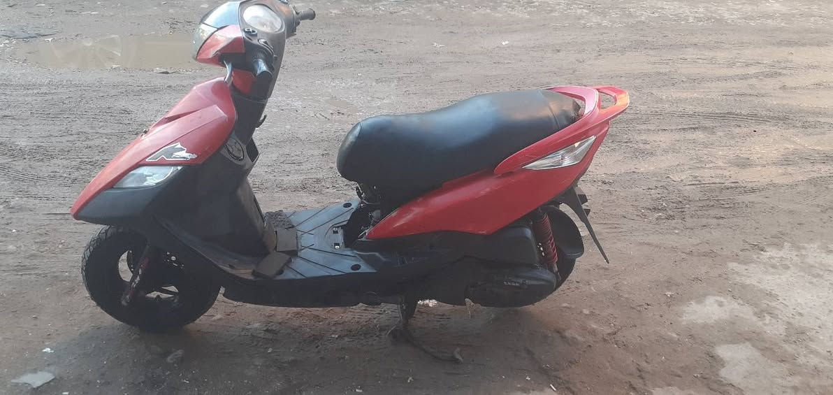 سلام عليكم دراجه ثعلب سلف هندر كهرباته كله شغاله مكينه ناعمه شلع معدل دراجه كله مختم ختم واحد بلاديه كله شغاله أوراقها كامله مكاني غزاليه   ***********  سعر ٤٢٥ شراي يخابره
