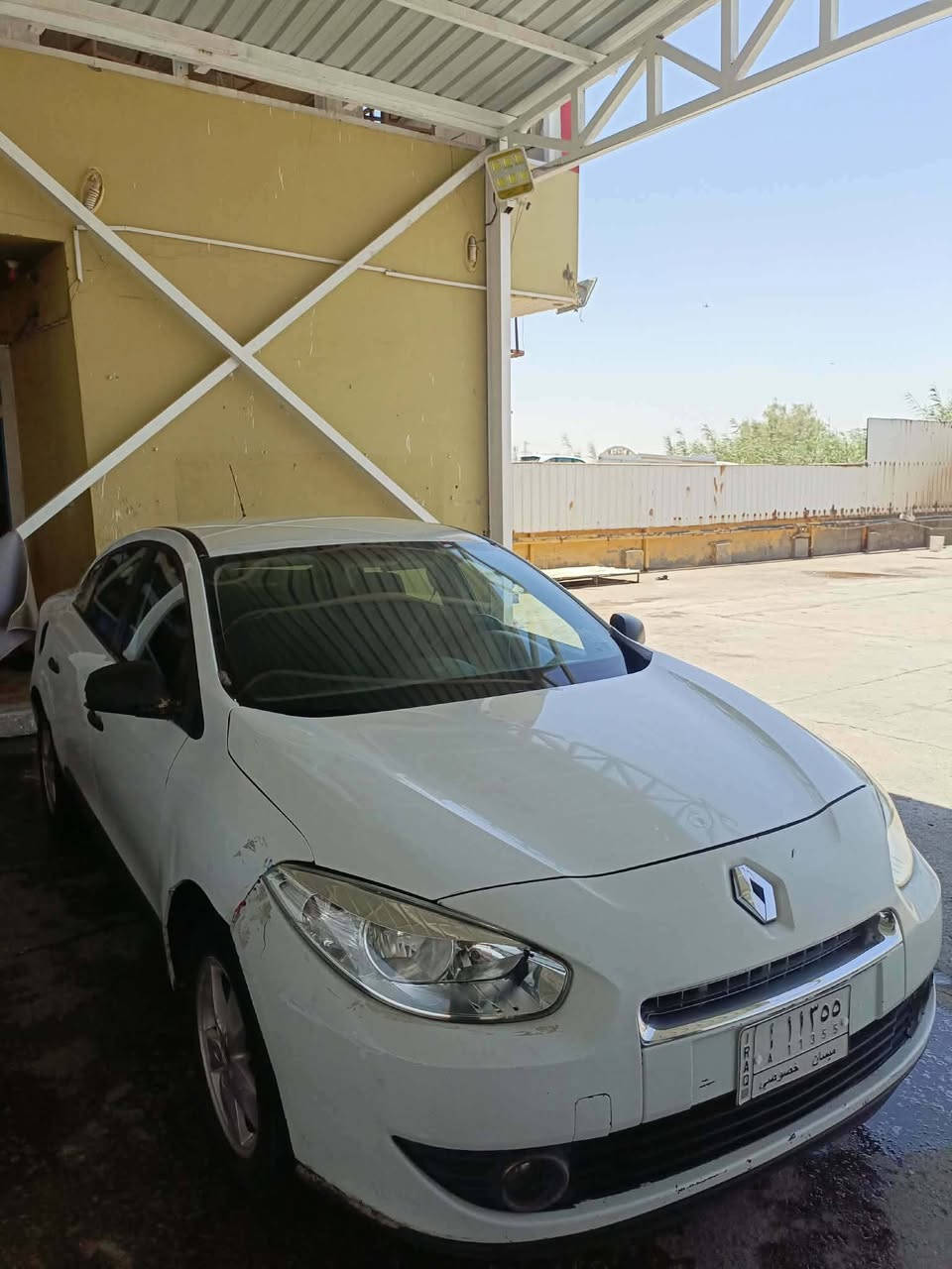 السلام عليكم
رينو فلونس موديل ١٣ السياره خير من الله جاهزه كير مكينه تبريد ثلج رقم ميسان سنويه نافذه شرط المداور مكان السياره الديوانيه 
للستفسار اتصل ***********
