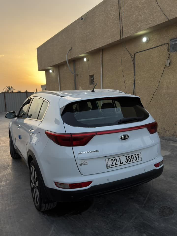 السلام عليكم 
لبيع سبورتج 2017 وارد خليجي 
مكفوله كفاله عامه من صبغ 
رقم أربيل أنكليزي باسمي تحويل مباشر 
موصفات  السياره عاديه ومعروفه
السياره حلوة وجاهزه استعمال شخصي 
مكاني بغداد الكرخ
‭0780 091 6779‬
