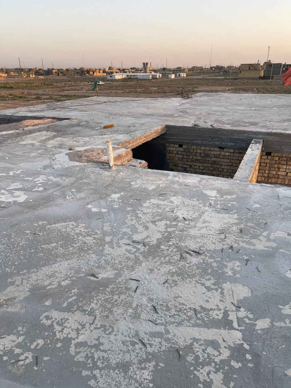 ✨ فرصة ذهبية لامتلاك بيت أحلامك في موقع مميز ✨
هل تبحث عن الراحة، المساحة، والموقع المثالي؟ الآن بين يديك عرض مميز لا يتكرر 🔥
🏡 تفاصيل العقار:
المساحة: 200 متر مربع
بناء حديث ومتين بتصميم أنيق
البيت ملبوخ بالكامل 
يتكون من:
غرفتين مريحتين 🛏️
صالة 
هول أنيق
مطبخ عملي
صحيات داخلية وخارجية 🚿
غرفة استقبال جميلة للضيوف
كراج واسع  🚗
📍 الموقع:
كاع الدبوس – قرب سيطرة أم العباس
منطقة هادئة وقريبة من الخدمات والأسواق
📜 نوع الملكية:
طابو أسهم سند 25

📞 للاستفسار والتواصل:
***********
🌟 لا تضيع الفرصة، بيتك المثالي بانتظارك الآن! 🌟
