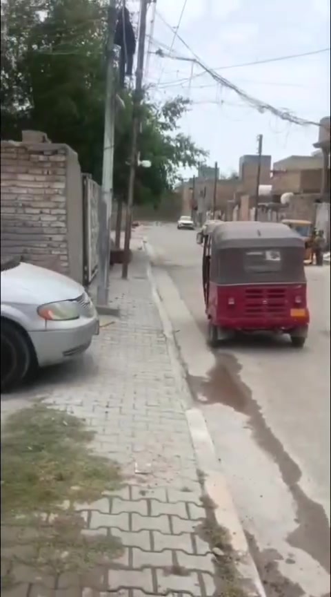 البيع منطقه الحسينيه ٢٠الف بيت بناء حديث 
رقم العقاري ٢٠٥٤٠

١٠٠متر

سعر ٥٨

***********5
