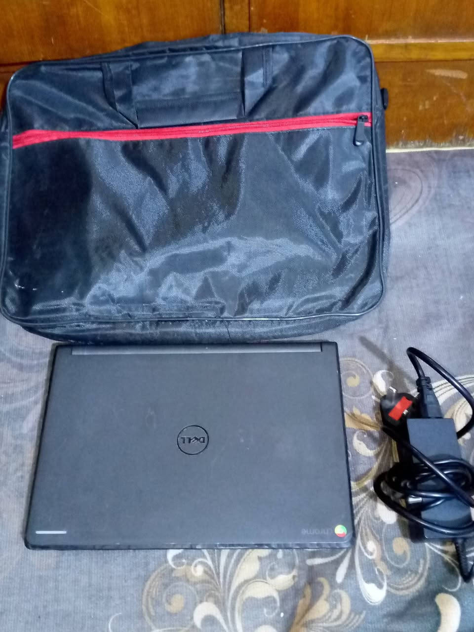 لابتوب مكتبي للبيع
الشركه: DELL
حجم: 12 
ملحقات: حقيبه و شاحنه 
الموقع: (بغداد) (لا يوجد توصيل)
***********
واتساب فقط  
و السعر رخيص إنشاء الله
