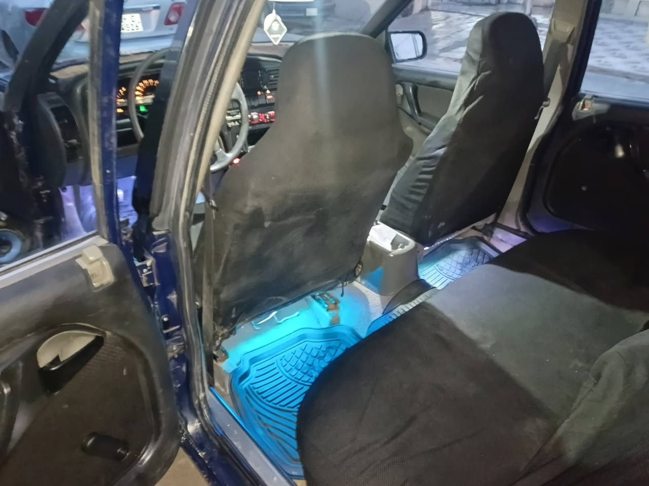 السلام عليكم اوميكا استيشن للبيع موديل 93 مشروع وطني بيه بطاقه بنزين ***********
