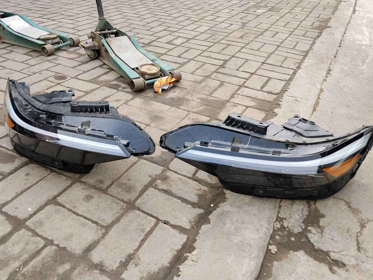 السلام عليكم زوج لايت النترا يرهم موديل 2024الى 2025 امريكي اصلي تفصيخ السعر 500$ وبيهن مجال بسيط للاتصال ***********
