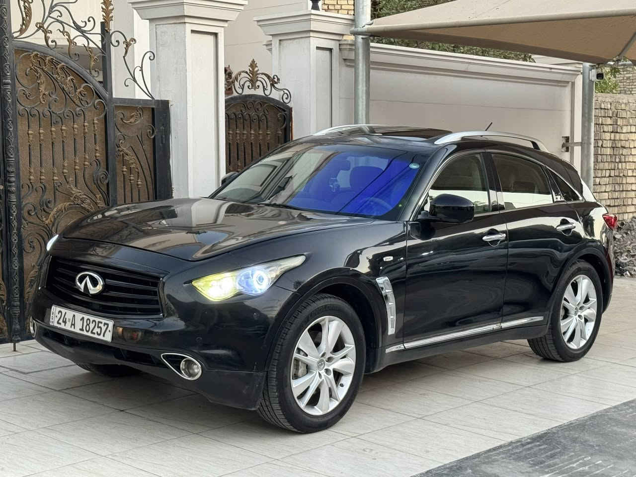 انفنتي FX 35
خليجي 2012 
 اعلى فئة 
عنوان بغداد العامريه
مكفوله من الحادث فقط بيها مكانات صبغ اثر جراد  
مابيها اي نقص 
هاتف ‭٠٧٨٧ ٩٧٧ ١١٩٩‬
السعر 100 /يعني دفتر 
مااتصور تلكون اقل من هذا السعر
