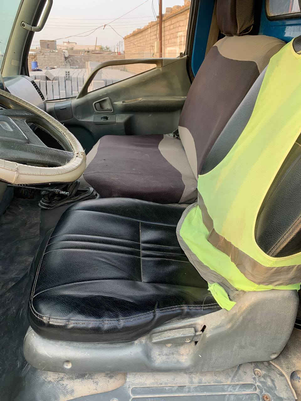 كنتر بزون مكفوله كفاله عام شاصي وكير ومكينه مجفته صارله شهر
بلاديه بدون تحوير اصل يسره
رقم اصفر مكلف بنشر
رقم ***********
سعر ع خاص
