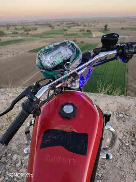 السلام عليكم موطور سيفان للبيع
موديل 2023
محرك شرط ما مفتوح 
مفيس و مكاتبه
الموطور احله من الصور 
المو شراي لا يكسر بحلال العالم رجائن رجائن
السعر 550وبي مجال قليل 
ه‍ ***********
