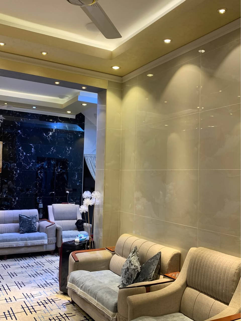 السلام عليكم دار للبيع كربلاء حولي مستشفى الكفيل مساحه ١٠٠ طابقين ونص.        *********** كربلاء, العراق
