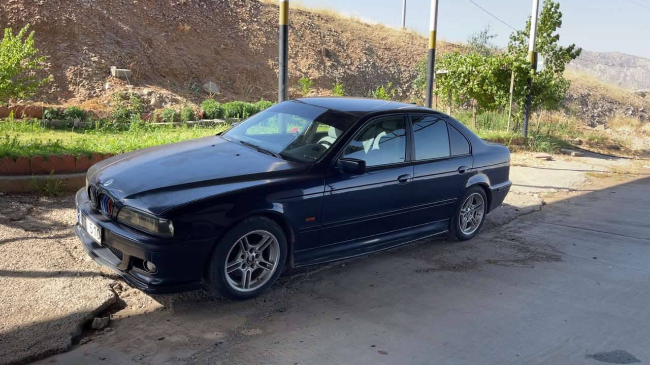 Bmw E39موديل 1999 523  بلادي مه كينه و گير ب شرت فول مواصفات گير سياره سبورتي تبريد شرت منافست غرامات شرط سياره ايكجاري بي مصرف  فول باقژ  بي دعم و بي سبغ سعر ٧٢ بيجه ك مجال سياره بي مصرفه ايكجاري هه مي تشت ب شرط كهرباي هه مي تشت وه زع شريكه نه  رقم تلفون:*********** زاخو, دهوك
