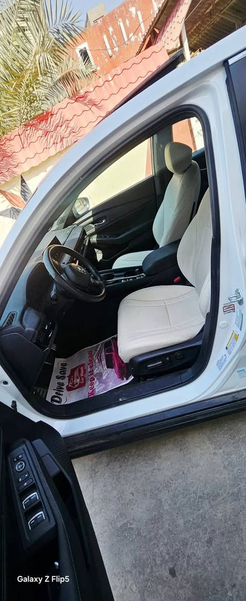 السلام عليكم سياره هوندا اكورد موديل ٢٤ للبيع الشراي يتصل بالخدمه السعر المطلوب ٢٢٠ وبيها مجال حك الجيه ***********
