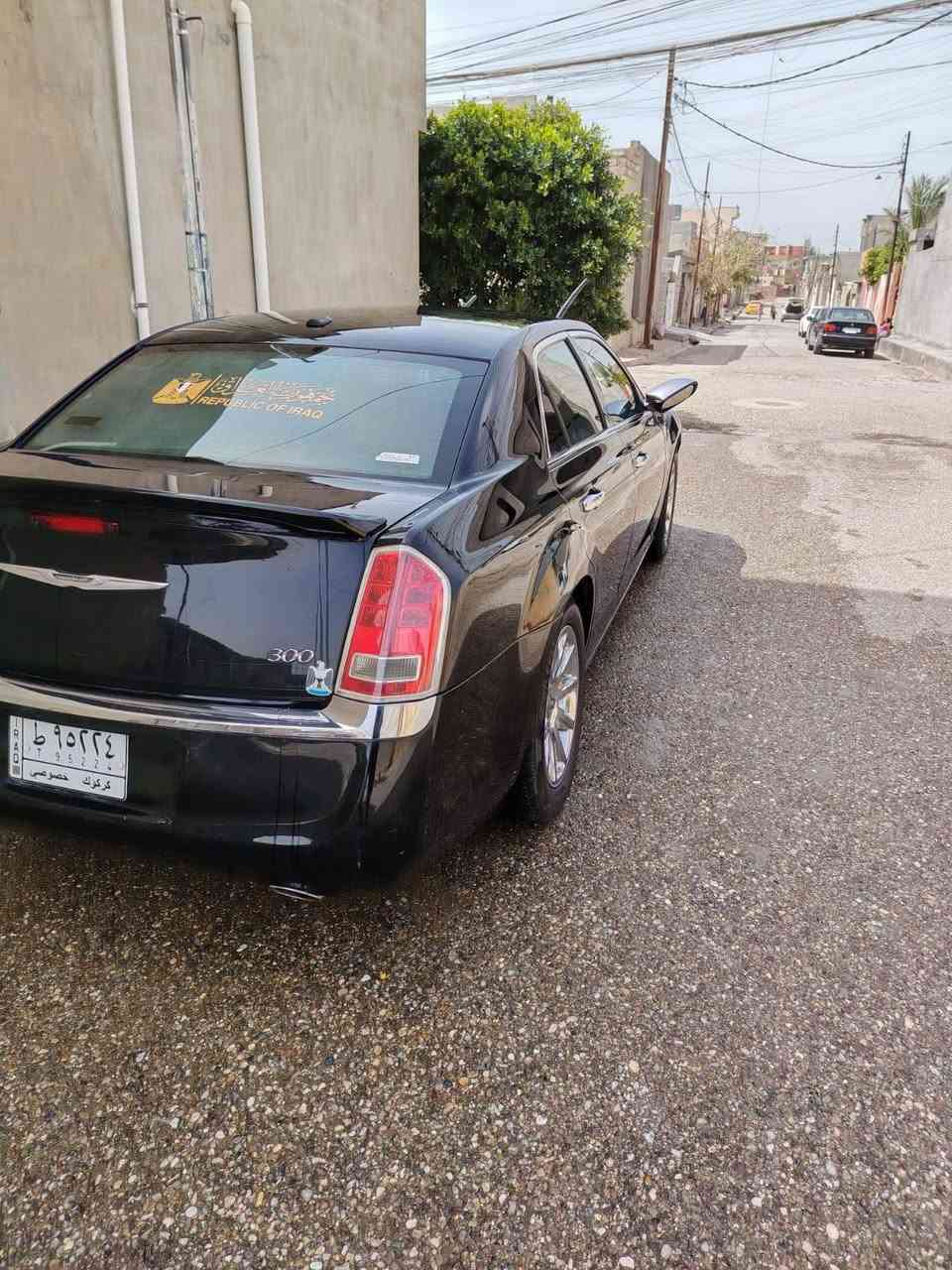 السلام عليكم سيارة اوباما C300
مكفولة بيها بارده كلش قليل
موديل 2012، استخدام شخصي سيارة مال بيت 
 السعر: ١٦٠ بيها مجال قليل
 للتواصل:  ***********
