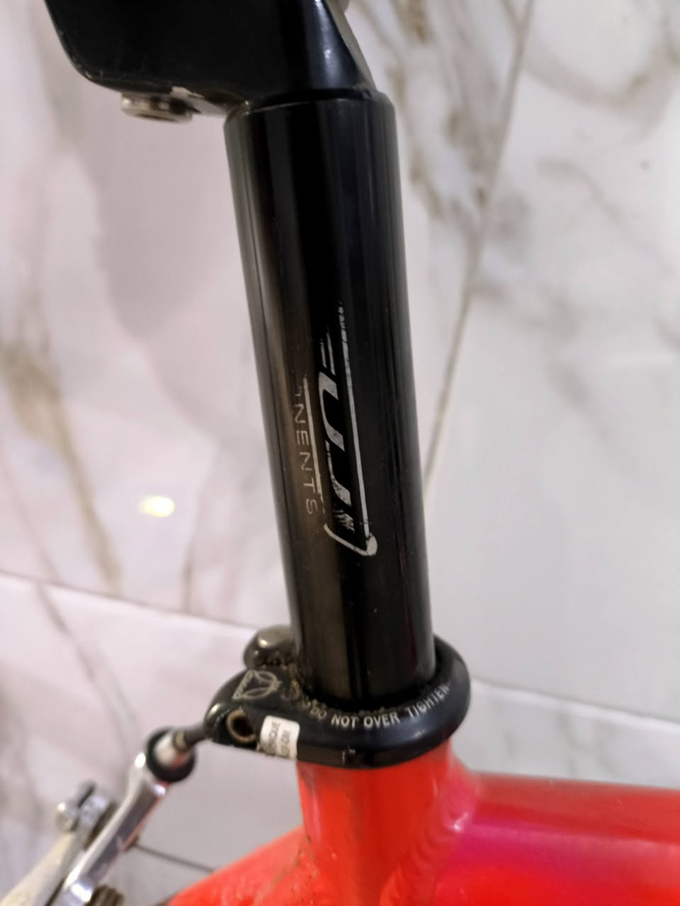 سلام عليكم رود بايك شركة فوجي غني على التعريف دراجة نظيفة رتفاع الفريم 52 قياس M المكينة 8×3 فوجي سستم شيمانو كلاس الدراجة بل كامل الامنيوم الماشة الامنيوم الدراجة كلشي مختم فوجي القرص المامي 52 سن بدالات فوجي + مساعد وزن الدراجة خفيف السعر 275 بي مجال مكان بغداد مدينة الصدر


**إذا كنت صاحب هذا الإعلان وتريد حذفه لأي سبب، رجاءا أرسل رسالة إلى الدعم الفني**