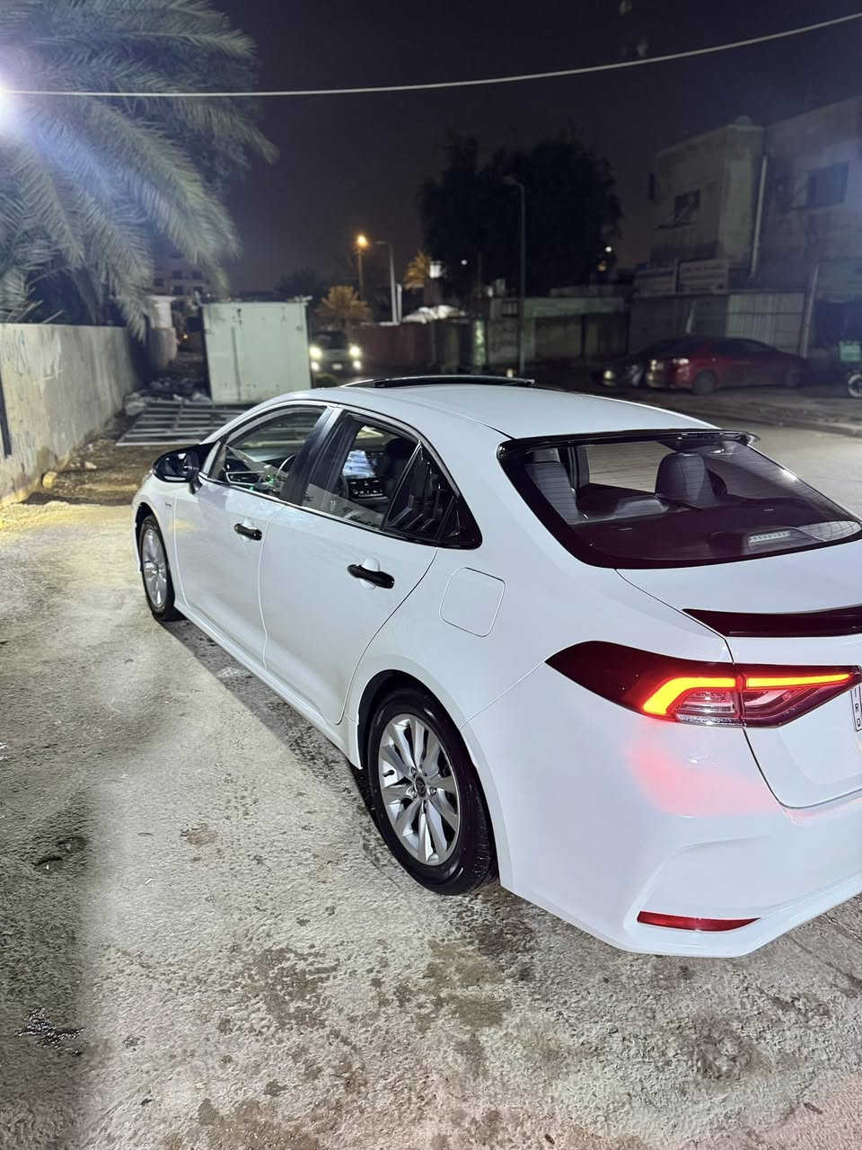 🔹 الموديل: 2024  � للبيع — تويوتا كورلا 2024 هايبرد (صيني) 🤍

🔹 النوع: هايبرد (بنزين هايبرد )  
🔹 اللون: أبيض لؤلؤي  
🔹 الوارد: صيني (كورلا / ليفين)  
🔹 الممشى: (14000)
🔹 القير: أوتوماتيكE-CVT  
🔹 المحرك: 1.8 لتر هايبرد اقتصادي جداً  
🔹 صرفية الوقود: تقريباً 4 لتر / 100كم (China Auto Direct)  

✨ المواصفات:  
✔ شاشة + كاميرا خلفية  
✔ حساسات أمامي وخلفي  
✔ تشغيل بصمة  
✔ نظام تثبيت سرعة  
✔ نظام مانع انزلاق  
✔ ايربكات  
✔ تحكم دركسون  
✔ تبريد وتدفئة  

📌 السيارة نظيفة جداً / (حدد: بدون حادث مكفوله كفاله عامه )  
📌 جاهزة للاستخدام اليومي واقتصادية جداً  

💰 السعر(: 149$) قابل للتفاوض  
📍 الموقع: (بغداد )  

📞 للتواصل: (***********)
