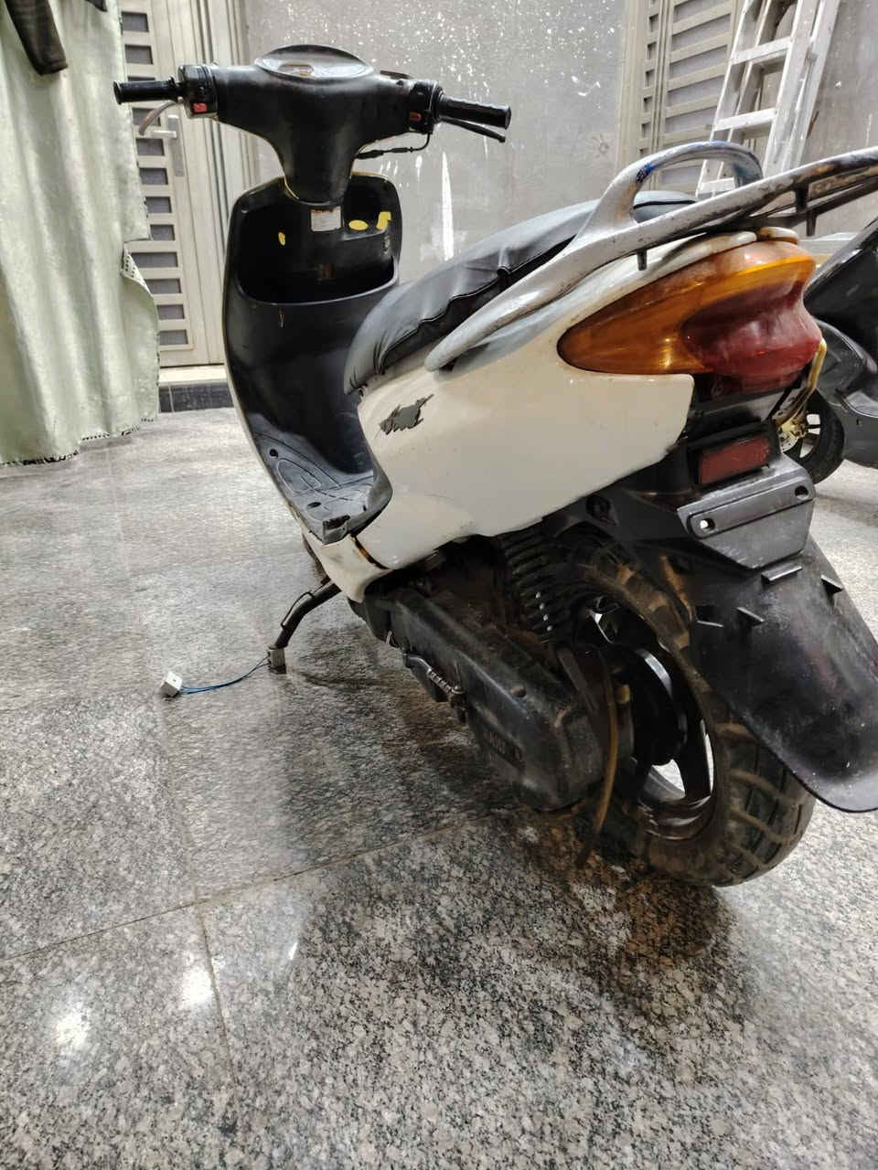 سلام عليكم خوان دراجه اكزز خبط نضيفه ما ملعوب بيه بلاديه كهربائياته كله شغاله تايرت جدد مال باله سعر 300 مكان بصرة حيانيه ***********
