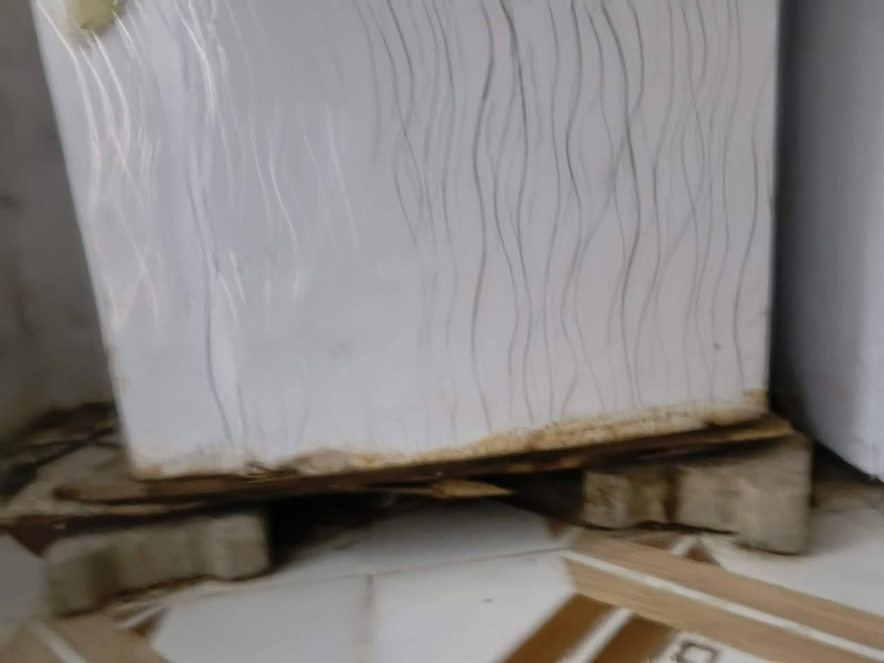 السلام عليكم ثلاجه للبيع يردله لا غاز لا مطور وبيه شويه خياس مثل ما موضح بصوره السعر 70وبيه مجال مكاني ديالى الخالص رقمي ***********
