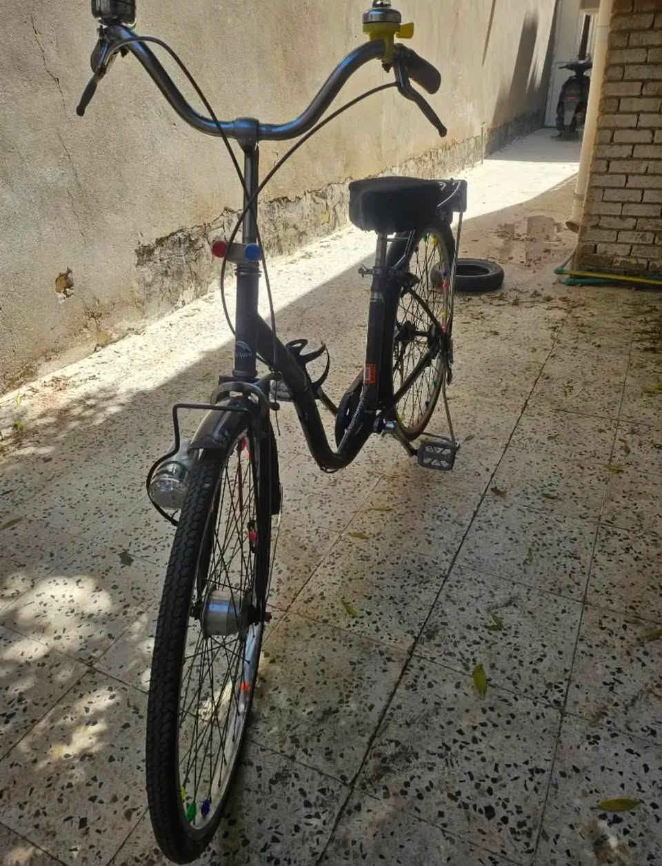 بايسكل بطه حجم 26 جديد مختم حاويه مستخدم اسبوع فقط اول استخدام
تايرات جديده 
حساس 
سله وستاند وستيرن ستانستيل 
قفل بلادي مع مفتاح 
لايت امامي 
لون ثلاث طبقات مشذر 

سعره 95 الف بي مجال بسيط حك الجيه مكاني ديالى بعقوبه 
للتواصل خاص او واتساب ***********
