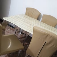 ميز طعام • للبيع • الديوانيه