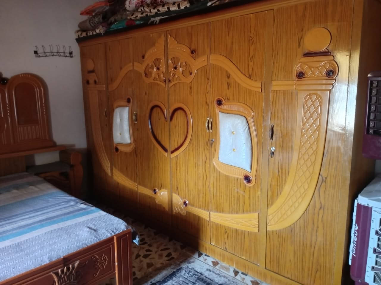 غرفه خشاب عراقي
ستخدام قليل سعره 550 
مكاني رميثه.
رقمي ***********
مراوس بتركي عادي
