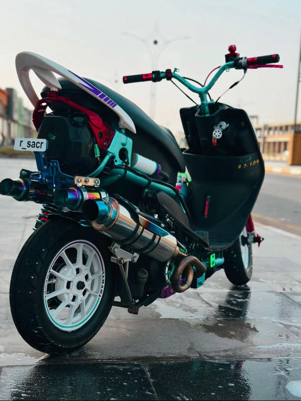 سلام عليكم دراجه ماكس عدله مكان البطحاء تفاصيل ‏‪***********‬‏ابن خدمت شراي دراجه نضيف كلشش مال جناي
