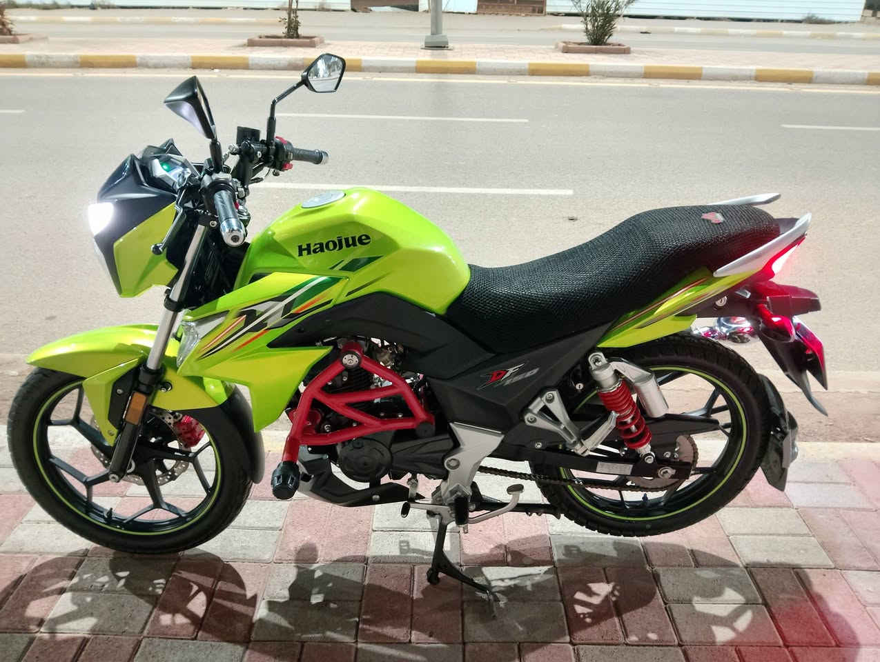 دراجة للبيع نوع دي اف الدراجة مكفولة من كلشي اي قطعة مامبدلة بيهة بعدهة عالبلاد فقط التاير الخلفي مبدل الدراجة شرط التحويل ثاني يوم مابيهة اي شكال بالتحويل موديلهة 23 السؤال والاستفسار ‏‪0786 303 8042‬‏ الدراجة مبينة كدامكم هاي الصور نضيفة كلش.. شرط الكفالة عامة من كلشي والسلام عليكم
