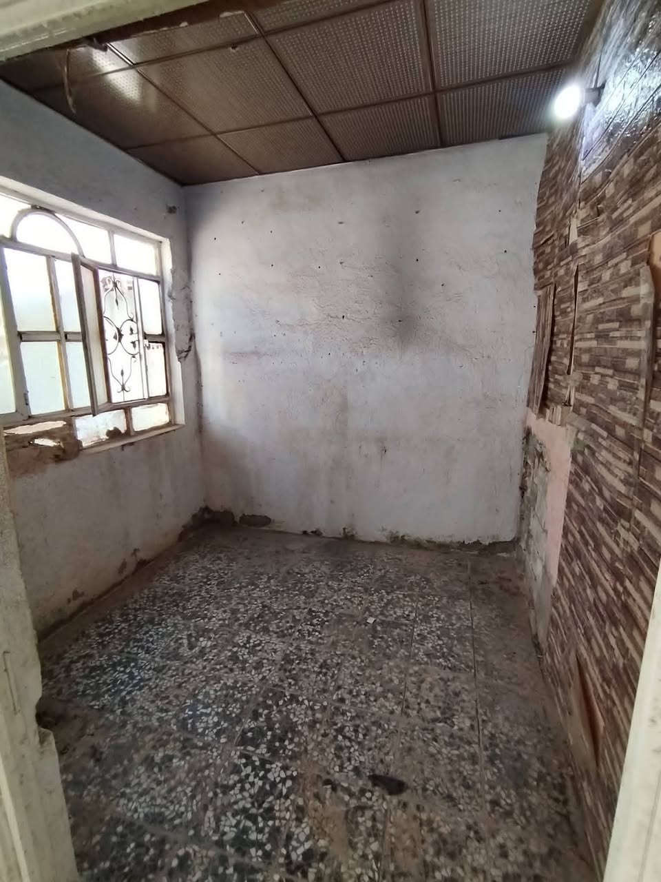 السلام عليكم ورحمة الله
بيت للايجار مساحة 50 مترة منطقه 23 
المحتويات طابقين : 
الطابق الاول : غرفه وصاله مطبخ وصحيات 
الطابق الثاني : غرفة وصاله وصحيات 
الايجار 225 كل شهر بشهرة 
موقع المكتب : النجف كوفه حي ميسان نهايه شارع الكيات 
موقع المنزل كذالك نهايه شارع الكيات بشارع العسكري منطقه 23 
للاستفسار الاتصال على الرقم 

*********** 

مكتب الرتاج للعقار
