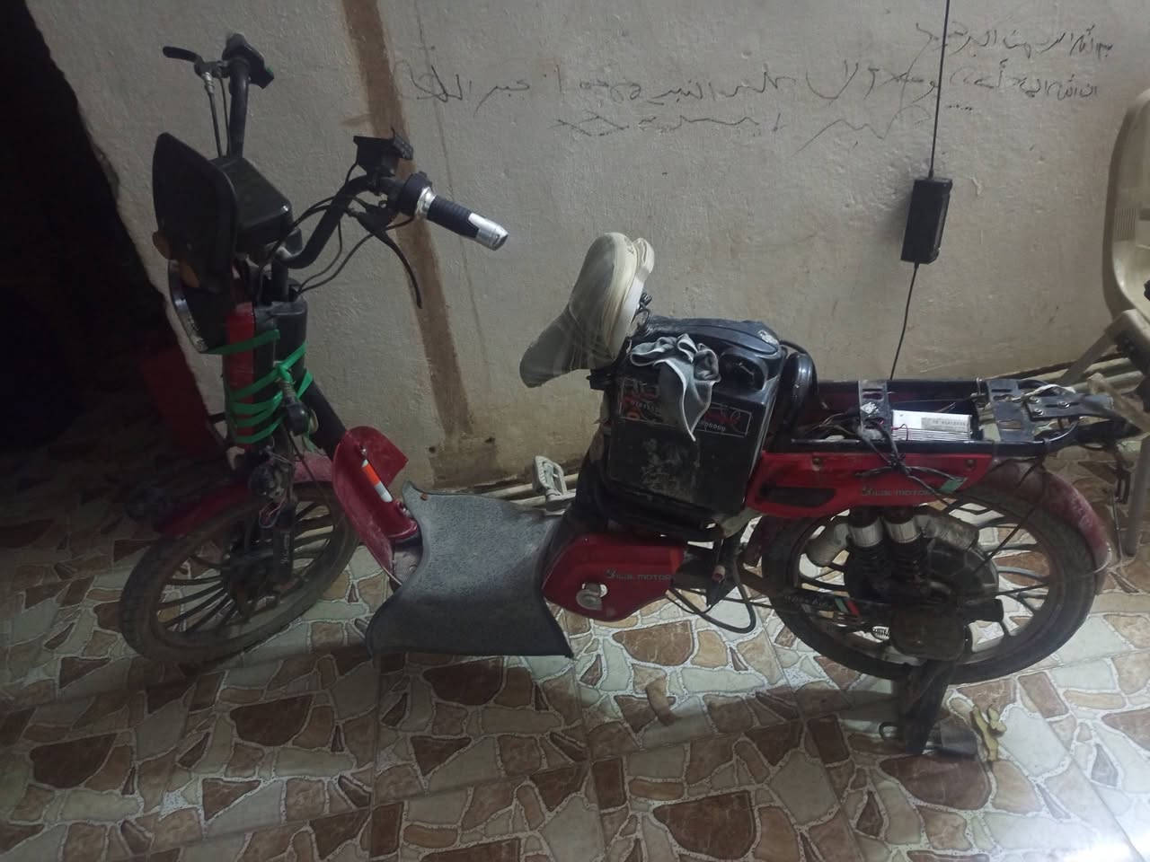 دراجه شحن للبيع سعر 150الف،ثنيته مكان ديالى الخالص رقم ***********
خليل الحرباوي
