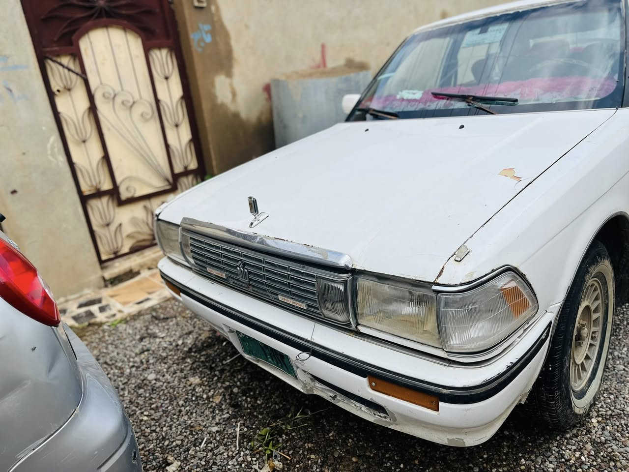 سيدان يسار اصلي بلادي كير عادي شرط التحويل
تبريد تدفئه كبر محرك شرط 

صدر جديد طخم تاير جديد مع السبير 

كهربائيات كلها شغاله 

السعر25 وترهم مراوس حسب القناعه

*********** عنواني شركاط
