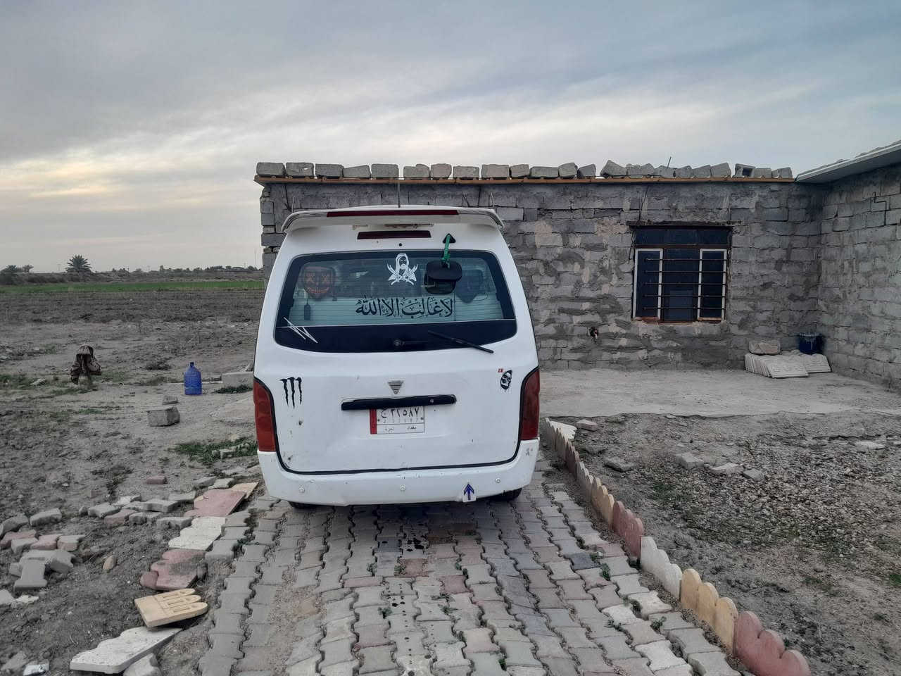 سلام عليكم جنبي اج وان ناصي تخم تاير جديد سياره حلوه ما بيهه اي نقص مكان المصابيح قرب معمل غاز 77وبيهه مجال *********** بي واتساب ***********
