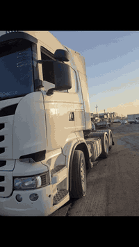 سلام عليكم اللبيع كاسحة وزحانف مال سكانية 2016 جداد شخط ما بيهن مكفولات بدون ربل لاسود السعر 6 ورقات بيه مجال قليل لاستفسار عل رقم ***********
