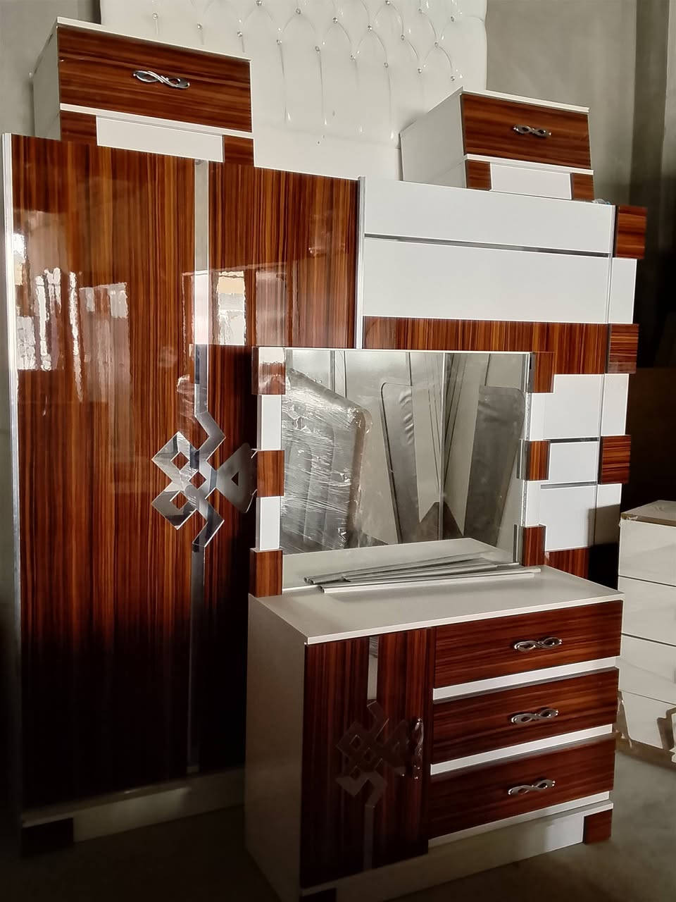 غرف نوم تركي فول نظافه سعار مناسبه جدا حجام تختلف كبير وزغير
مكان ال معرض خدمي الافراز مقابل مطعم فايكنج 

اتصل تدلل ***********
