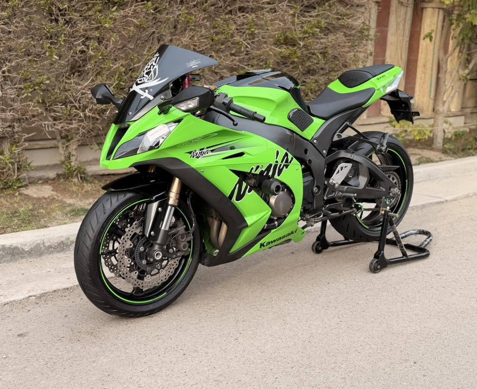 سلام عليكم لبيع كاوسكي Kawasaki ZX10R
موديل 2014
حجم المكينه 1000cc
دخول جديد مكينه وكير وكفرات جديده عله وضع شركه  وارد يابان 
3 مودات تحكم بقوه المكينه
4 تركشنات قياده
سويجات ثنين دراجه بلاديه عليه اضافات 
 اوراق بدون رقم 
السعر 73 $ بيه مجال بسيط
مكان الدراجه بغداد المنصور
*********** واتس
***********
