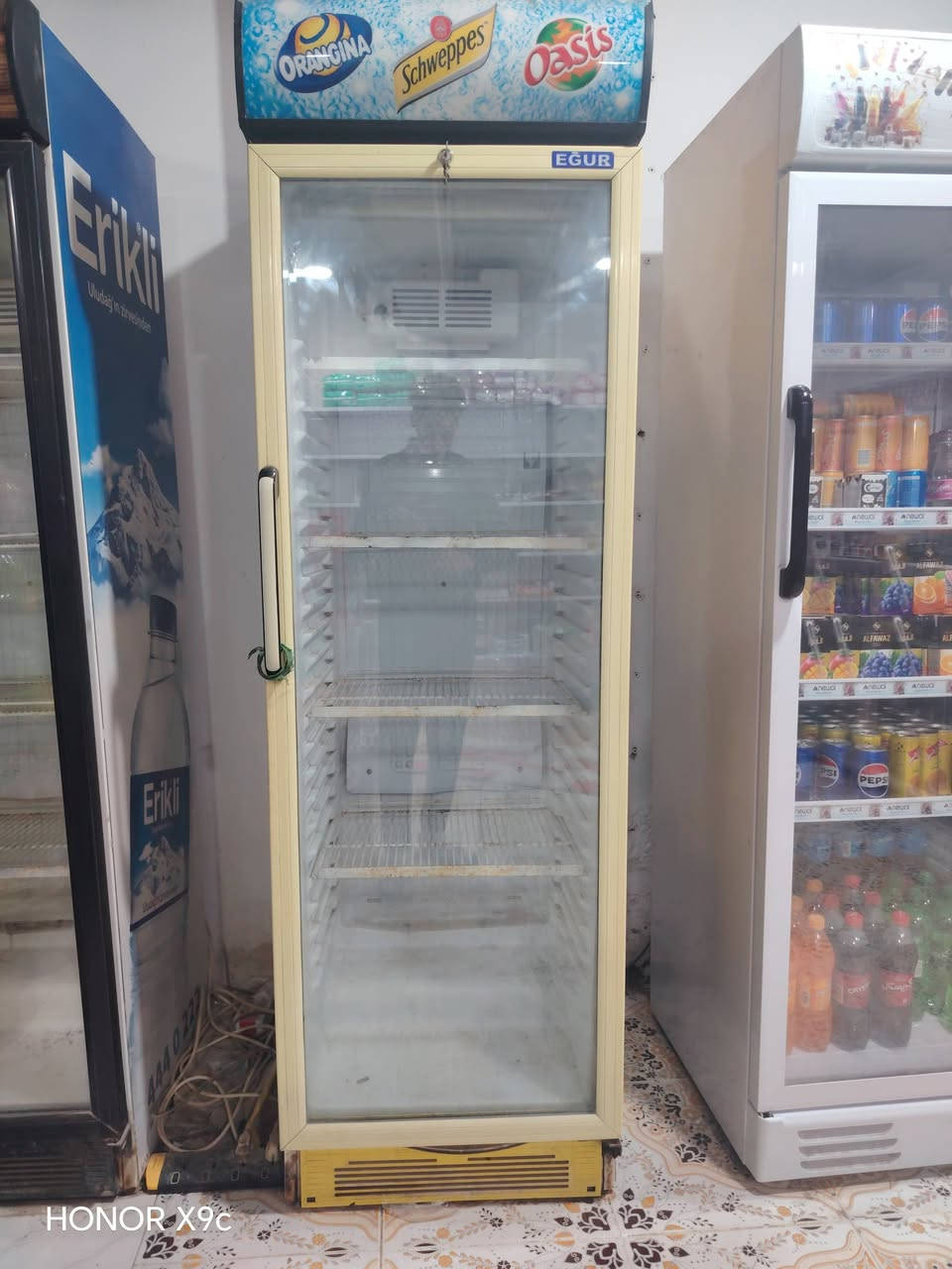 السلام عليكم بيع برادات تبريد فول شراي يتصل عله هاذه رقم ***********
