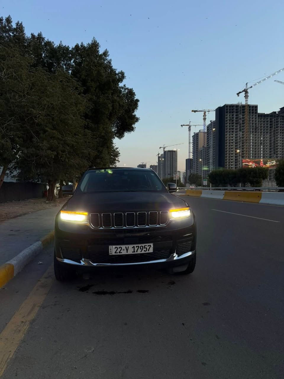 السلام عليكم 
للبيع جيب لاريدو موديل 2023
محرك 3600 V6
رقم اربيل ( سنوية جديدة + هزة جديدة )
ماشية 15 الف وقابلة للزيادة
مواصفات السيارة
* كير ماوس 
* تشغيل عن بعد
* ردارات جانبية
* رادار امامي
* رادار خلفي
* حساسات خلفية
* توقف ذاتي
* كاميرا دوارة
* نقاط عمياء
* تحديد مسار
* قيادة شبه ذاتية
* كروس سرعه
* سايد بريك بصمة (كهرباء)
* ويل 20 
* شاحن لاسلكي
* ابل كار بلي
* كشن كهرباء
* هيترات بلكشن
* هيتر بالستيرن
* كشن خلفي منفصل Vip
* تبريد 3 قطع 
* صندوك كهرباء
* لايت زينون بلادي
السيارة حادث جانبي قطعتين طبغ فقط 
ايرباك بردة فقط
مكان السيارة بغداد الصرافية
السعر 28,300 وبيها مجال 
للأستفسار *********** حجي مهدي الاسدي بغداد, العراق
