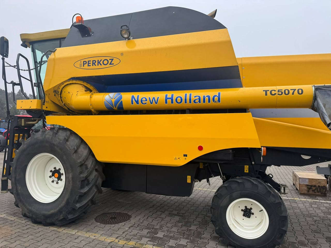 Newholland tc5070
موديل 2009
مشتغلة 1300 ساعة فقط
(5 بلم دبل دبل درام هايدرو طبلة 15 ) 
تاير حرفش فول مواصفات كفالة عامة شرط من كل شيء
مكان الحصادة أوربا ❗
مدة الوصول من 20 إلى 40 يوم بعد الحجز 
بدون حجز مابيع ❗ 
للاستفسار خاص أو  3197010285034+


**إذا كنت صاحب هذا الإعلان وتريد حذفه لأي سبب، رجاءا أرسل رسالة إلى الدعم الفني**