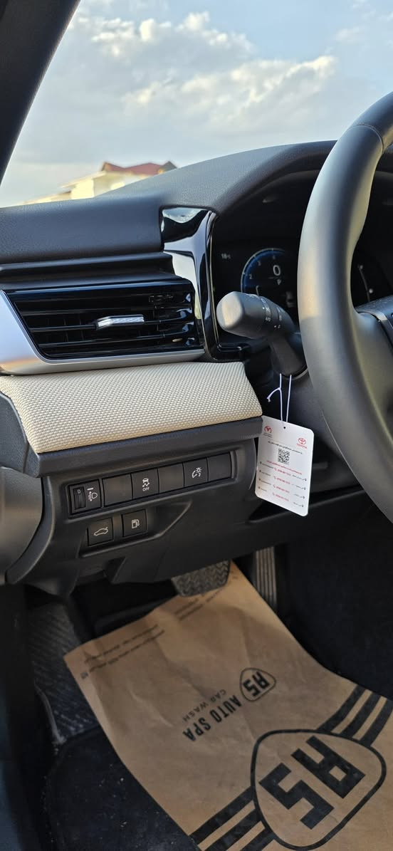 كامري ٢٠٢٥ خليجي LE كلين

محرك 2.5 لتر 4 سلندر
 • نظام بنزين
 • قوة تقريباً 225 حصان
 • ناقل حركة أوتوماتيك CVT
 • دفع أمامي (FWD) 
•ويلات ألمنيوم 17 إنش
 • مصابيح LED أمامية وخلفية
 • إضاءة نهارية LED
 • مرايا جانبية كهربائية مع إشارات
 • كاميرا خلفية
مقود متعدد الوظائف
 • شاشة معلومات للسائق
 • شاشة لمس للنظام الترفيهي
 • Apple CarPlay
 • بلوتوث
 • 6 سماعات
 • مكيف أوتوماتيك مع فتحات خلفيه
وسائد هوائية أمامية وجانبية وستارية
 • نظام تثبيت السرعة
 • فرامل يد إلكترونية
 • نظام مانع الانزلاق
 • نظام مساعدة الفرامل
 
وكاله جيهان السياره فحص كاتي شمالي
ماشي ١٠ الف

السياره موجوده في اربيل التواصل خاص


**إذا كنت صاحب هذا الإعلان وتريد حذفه لأي سبب، رجاءا أرسل رسالة إلى الدعم الفني**