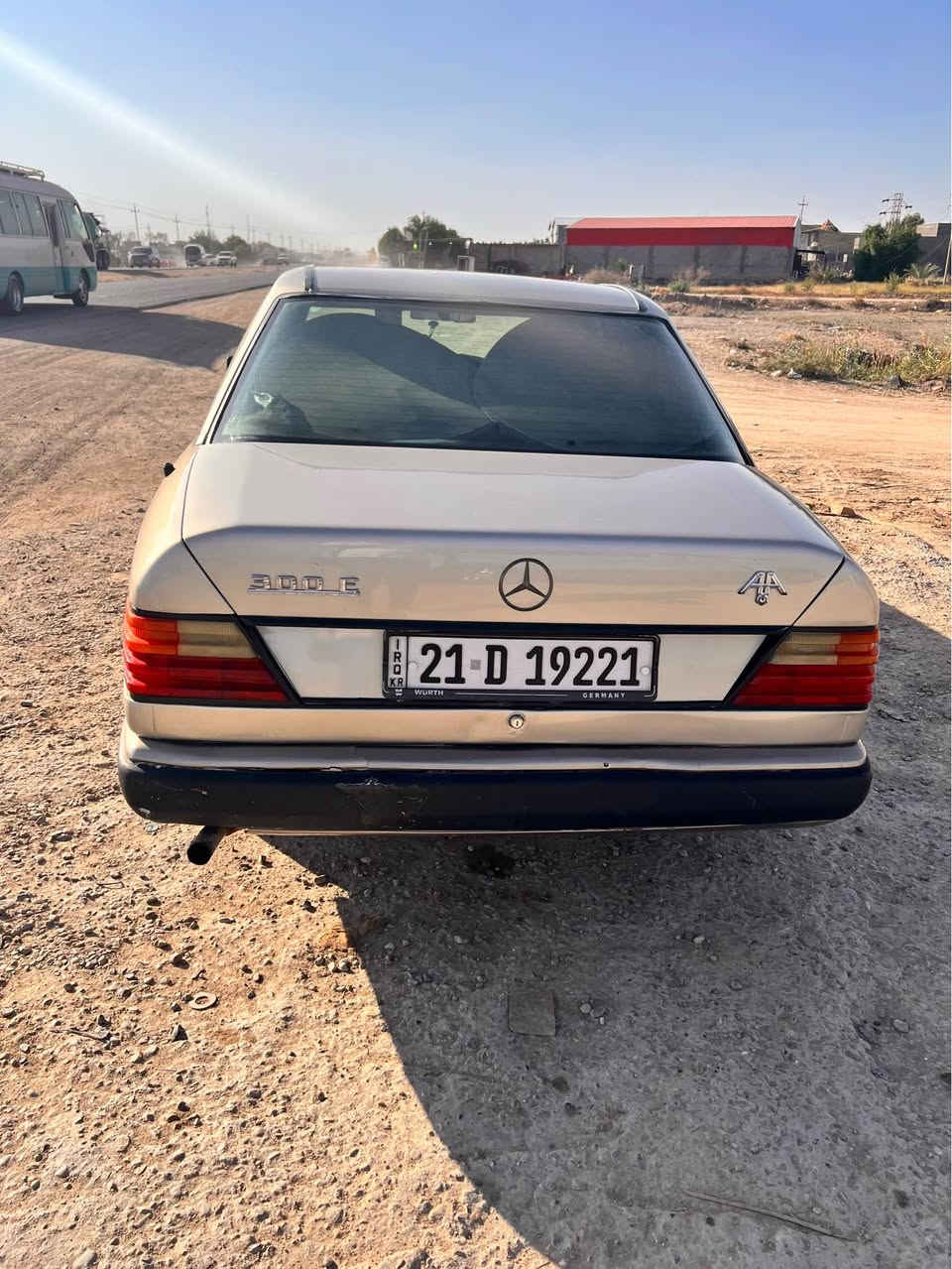 مرسيدس دب موديل 1987 
محور مكينه وكير بطه 
تبريد منظومة جديده فول 
تخم تاير 
السيارة جاهزه ترايك وين ما تريد ناصرية, ذي قار


**إذا كنت صاحب هذا الإعلان وتريد حذفه لأي سبب، رجاءا أرسل رسالة إلى الدعم الفني**