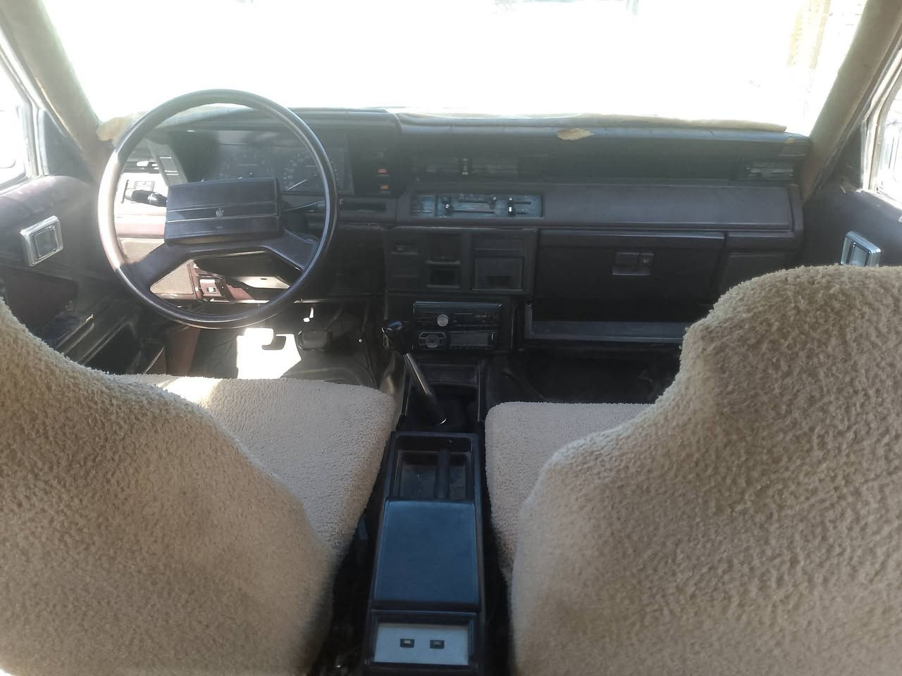 سلام عليكم سوبر موديل 85 مكفوله من الضربه بيه رشات صبغ بصيطه رقم بغداد سنويه ال 30 كير ومكينه شرط بلاديات تخم تاير جديد حداديه جديده السيارة بسمي تحويل ثاني يوم شاصيه مكفول السيارة احله من الصوره عنواني ناصرية سوك الشيوخ سعره 33وبيه مجال ***********
