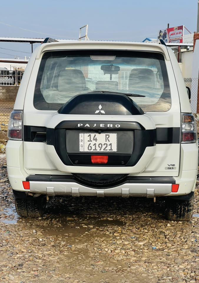 باجيرو حبتور مواصفات عاديه لون صدفي موديل 2016السعر مناسب جدا للاستفسار ***********
