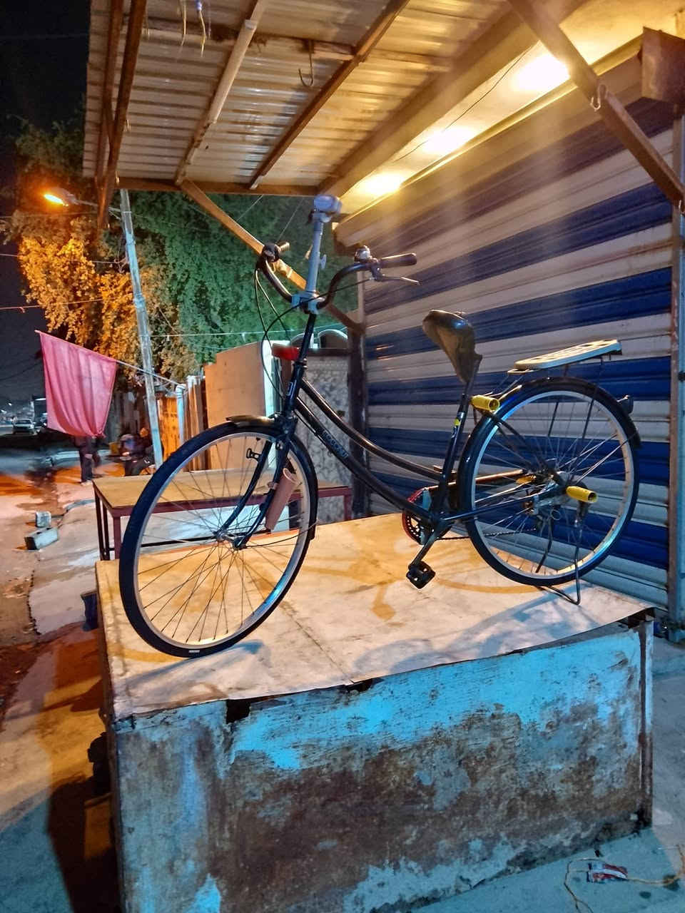 السلام عليكم
الباسكل للبيع مكفول نضيف مثل البصورة كل نقص ما بي على كفالتي السعر 80 للستفسار ***********2
