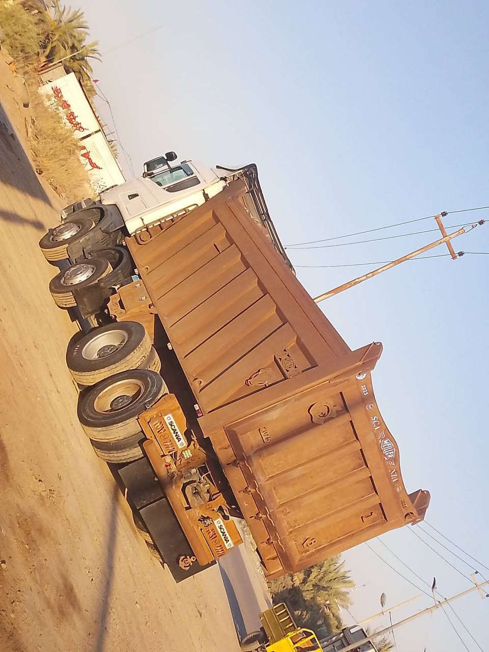 سلام عليكم سكانيا للبيع موديل 2007بلاد عكرب بلاد مكينه ثمانيه مجموعة نجمة 26رقم بصرة تحويل كير الف عادي تخم تاير ***********
