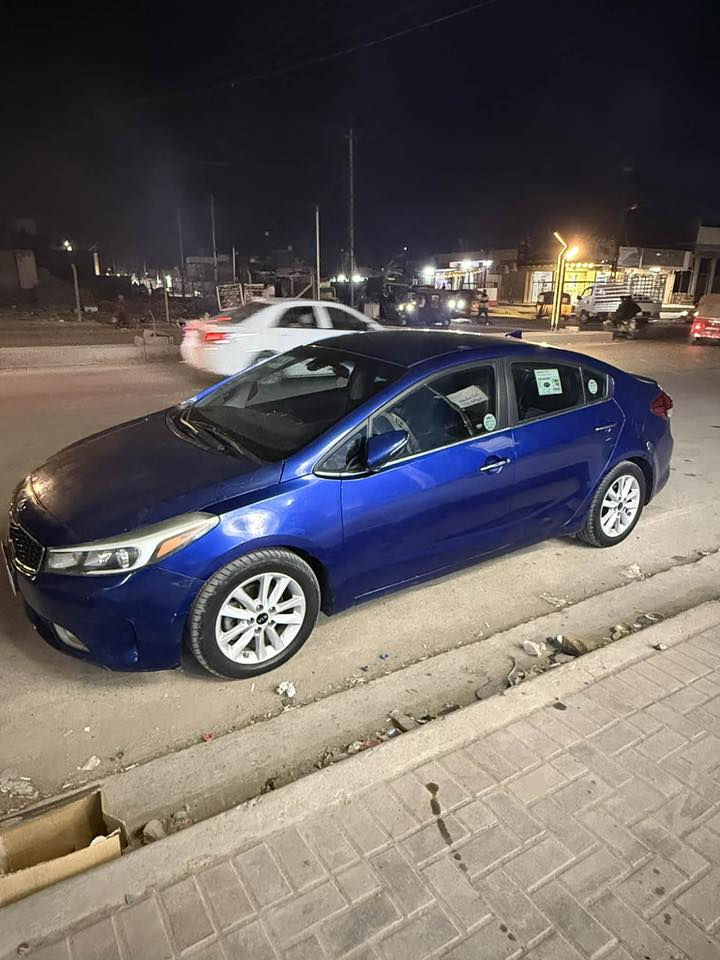 السلام عليكم
كيه فورتي s
فول مواصفات عدا الفتحه
رقم بغداد 
موديل 2017
ماشيه 120
مكينه 2000دوش
كفاله من كلشي عدا البنيد
بدون ارباك بدون دواخل 
شرط على السونر ابيع 
كفاله كفاله
مكاني بغداد حي اور 
السعر 121
***********
￼
