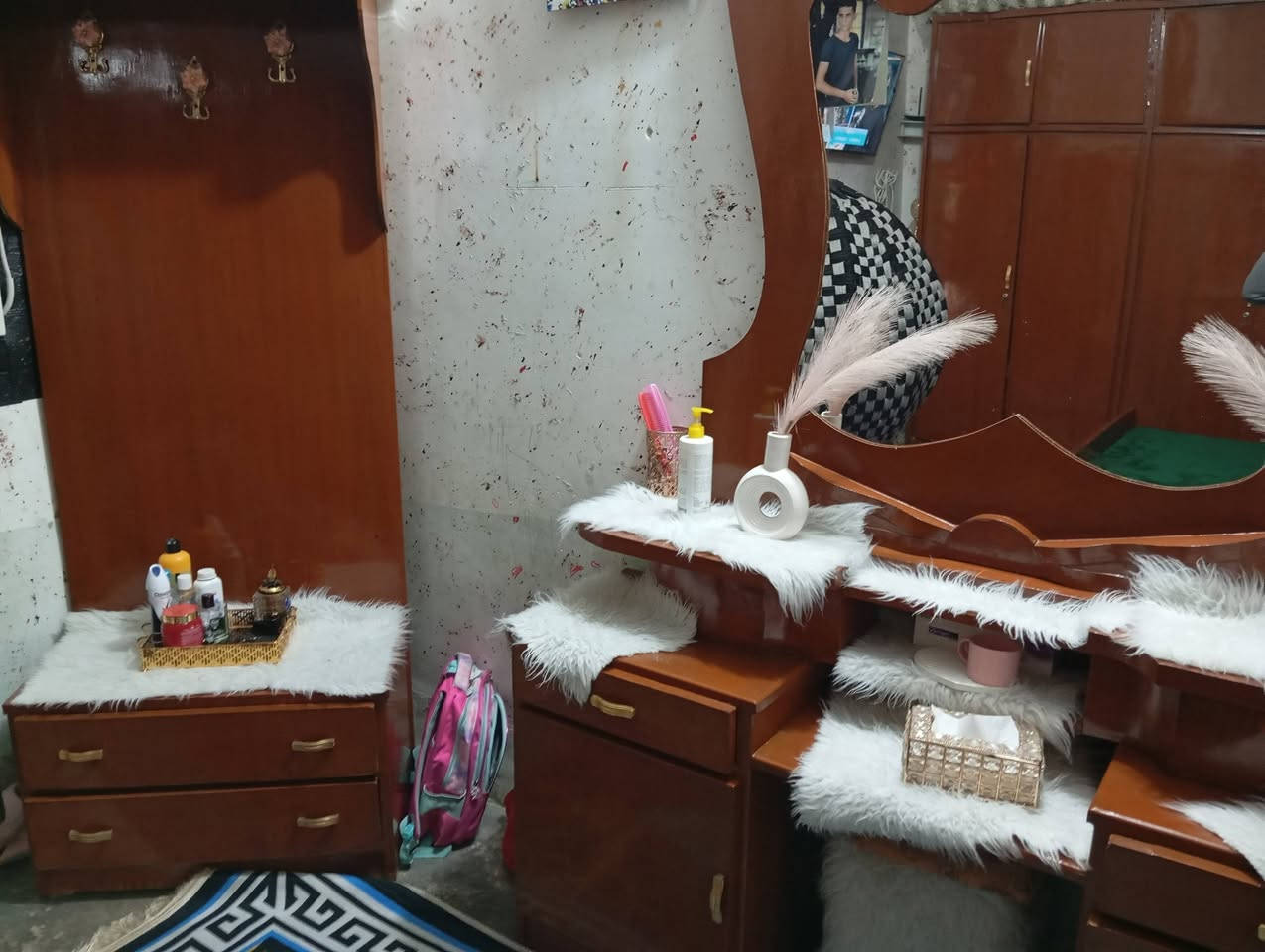 غرفه للبيع في الصقلاويه سعر 500،*********** بس واتساب هذا الرقم
