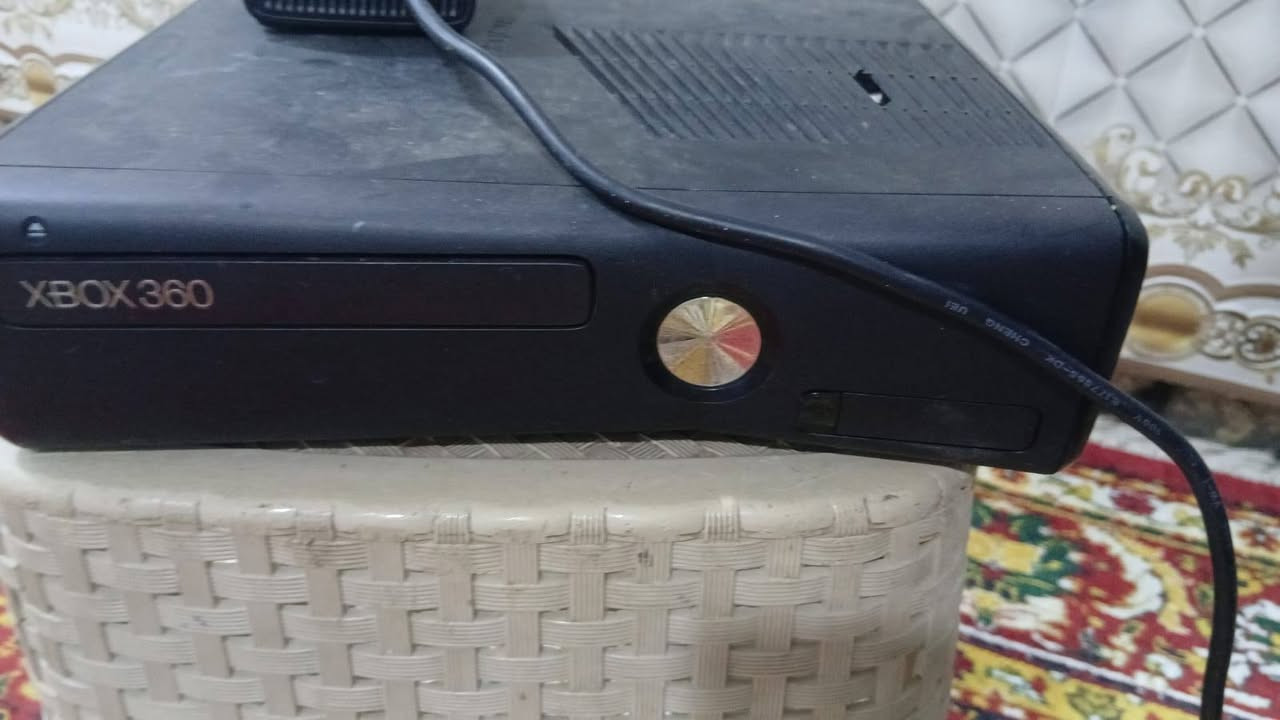 سلام عليكم
من رخصت الادمن 

اكس بوكس 360 جهاز مكفول 

كامل شغالي كلشي مابي والعاب هواي. واستخدام فول صالي شهر ونص من شتريته. وياه يدات ثنين سعره 95 وبي مجال مكاني الانبار رمادي جويبه ***********
